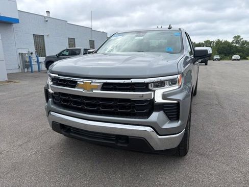 Used 2023 Chevrolet Silverado 1500 LT AWD/4WD image 4