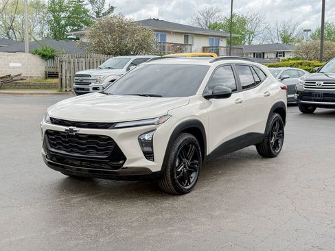 Used 2026 Chevrolet Trax ACTIV w/ Sunroof Package image 13