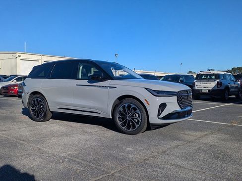 New 2026 Lincoln Nautilus Reserve image 2