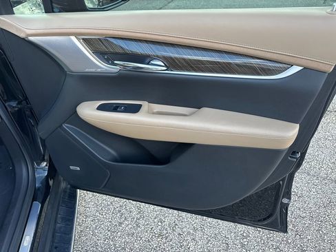 Used 2020 Cadillac XT6 Sport w/ Platinum Package image 14