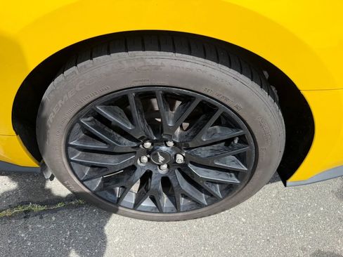 Used 2017 Ford Mustang GT Premium w/ GT Performance Package RWD image 33