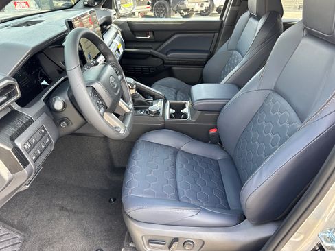 New 2026 Toyota 4Runner Platinum AWD/4WD image 25
