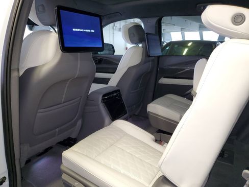 New 2026 Cadillac Escalade IQ Sport 1 w/ LPO, ONYX Package AWD/4WD image 10