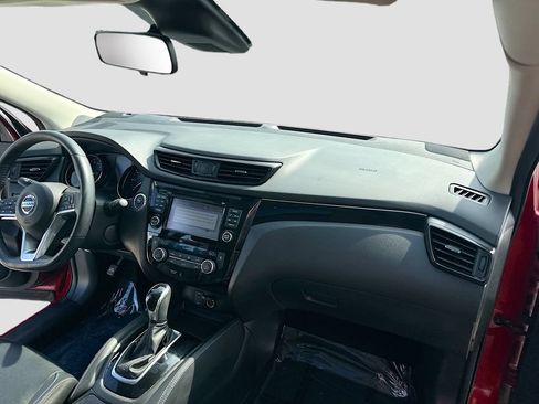 Used 2018 Nissan Rogue Sport SL w/ SL Premium Package FWD image 29