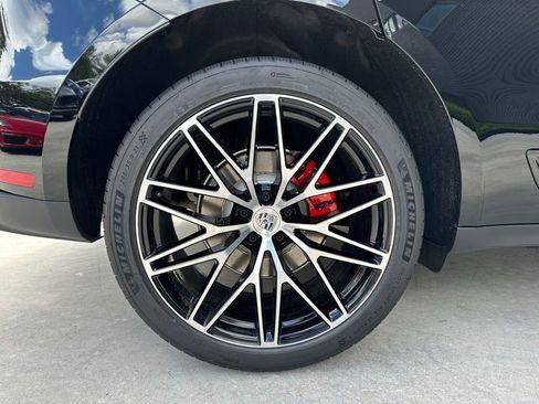 Used 2025 Porsche Macan S image 39