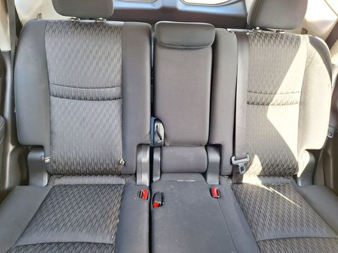 Used 2020 Nissan Rogue S image 28