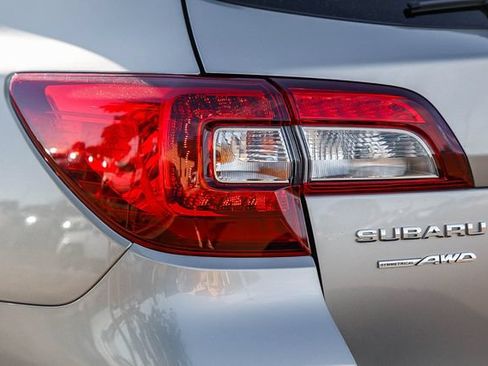 Used 2016 Subaru Outback 2.5i Premium AWD/4WD image 10