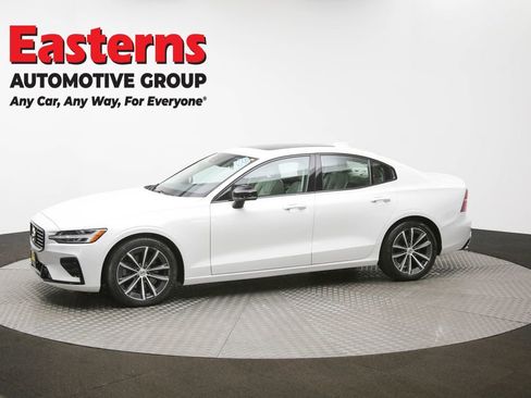Used 2022 Volvo S60 B5 Momentum image 58