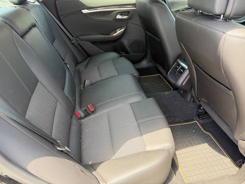 Used 2014 Chevrolet Impala LT w/ Convenience Package FWD image 19