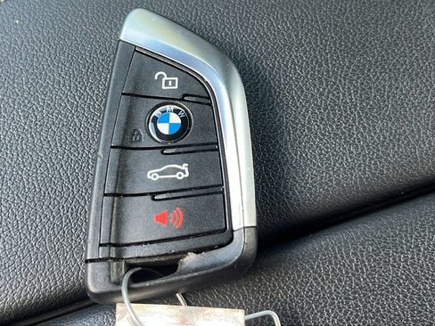 Used 2023 BMW 530i w/ Convenience Package RWD image 28