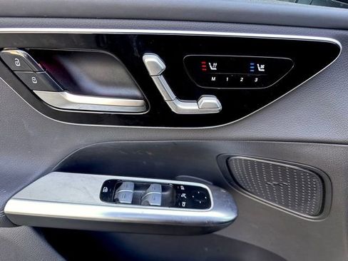 Used 2024 Mercedes-Benz GLC 300 4MATIC image 19