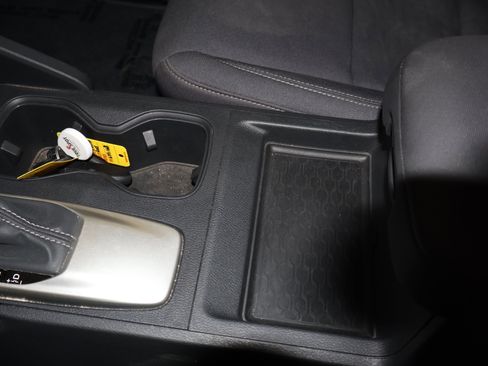 Used 2024 Nissan Frontier SV image 34