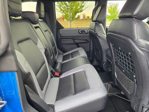 Used 2024 Ford Bronco Black Diamond image 10