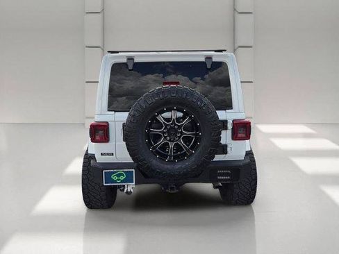 Used 2020 Jeep Wrangler Unlimited Sahara AWD/4WD image 4