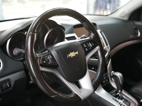 Used 2016 Chevrolet Cruze LT FWD image 17
