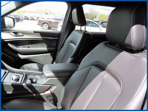 New 2026 Jeep Grand Cherokee L Limited AWD/4WD image 13