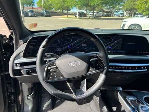 Used 2024 Cadillac Lyriq Luxury AWD/4WD image 11