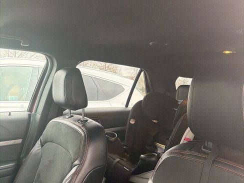 Used 2019 Ford Explorer XLT w/ Equipment Group 202A image 3