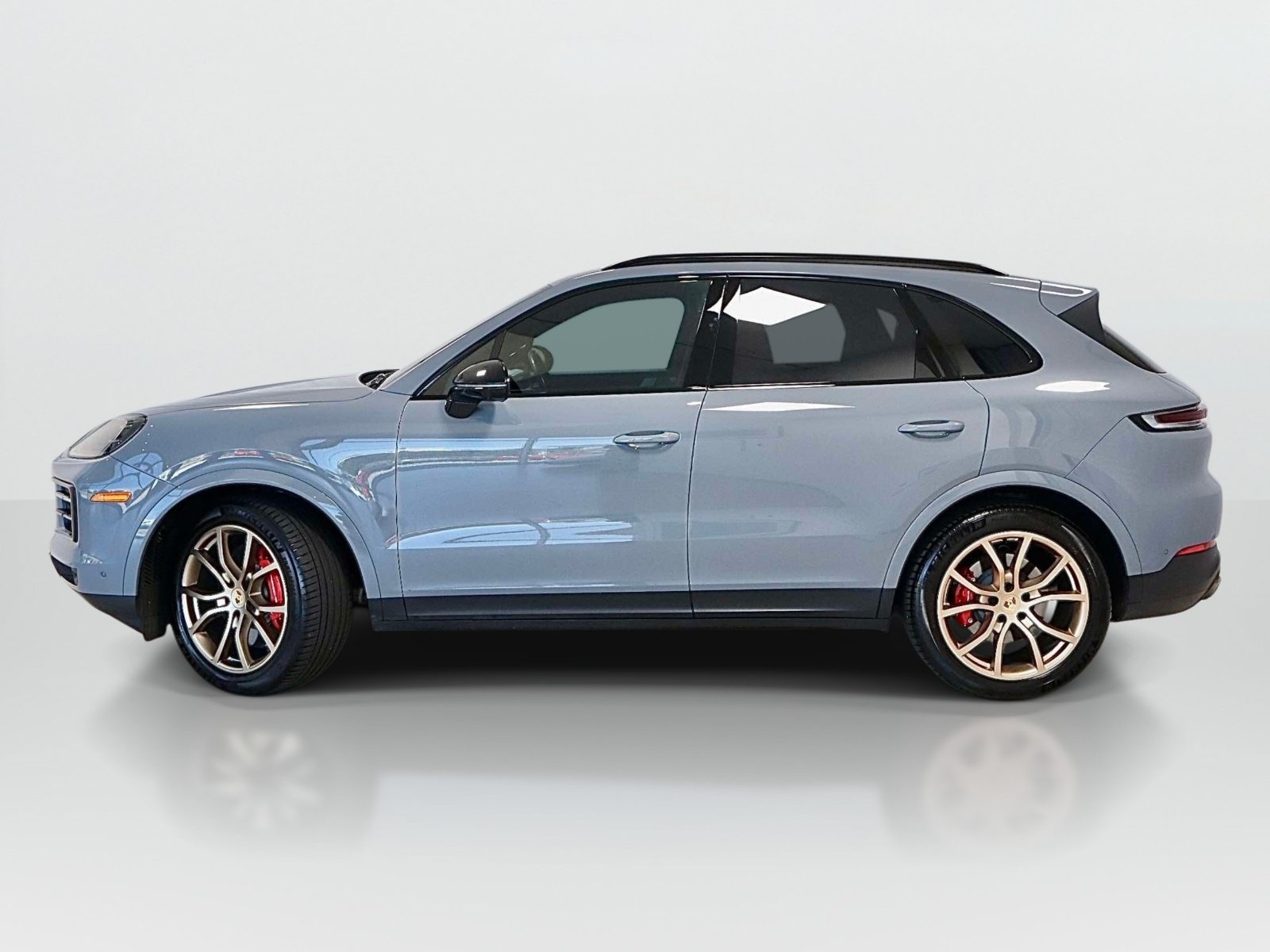 Used 2024 Porsche Cayenne S AWD/4WD image 2