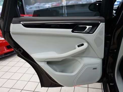 Used 2020 Porsche Macan S image 52