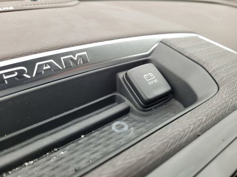 New 2026 RAM 2500 Laramie AWD/4WD image 28