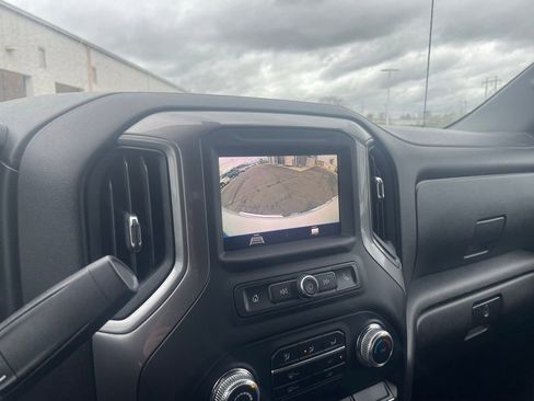 Used 2021 GMC Sierra 1500 Base w/ Sierra Value Package image 17