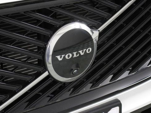 Used 2026 Volvo XC60 B5 Plus AWD/4WD image 27