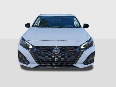 New 2025 Nissan Altima 2.5 SR image 9