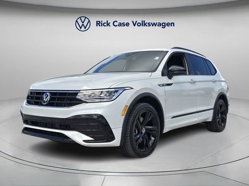 Used 2023 Volkswagen Tiguan SE R-Line image 8