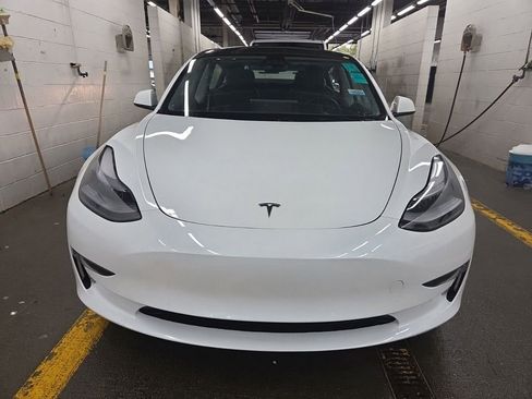 Used 2023 Tesla Model 3 Standard Range RWD image 2