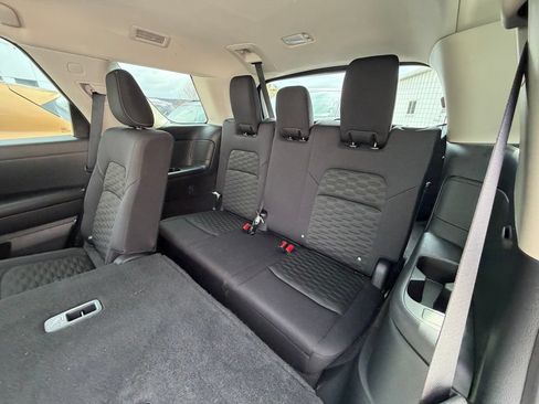 Used 2024 Nissan Pathfinder SV AWD/4WD image 11