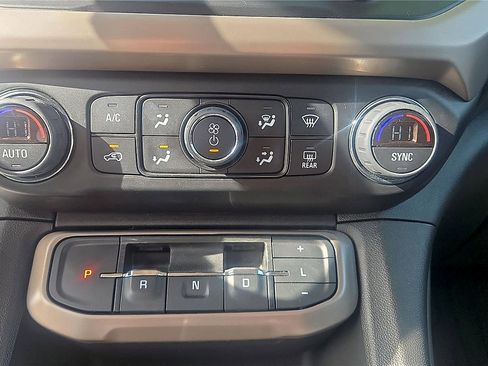 Used 2023 GMC Acadia Denali w/ Denali Ultimate Package AWD/4WD image 21