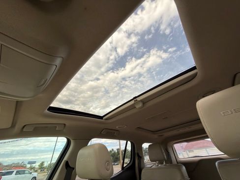Used 2017 GMC Acadia Denali w/ Technology Package AWD/4WD image 15