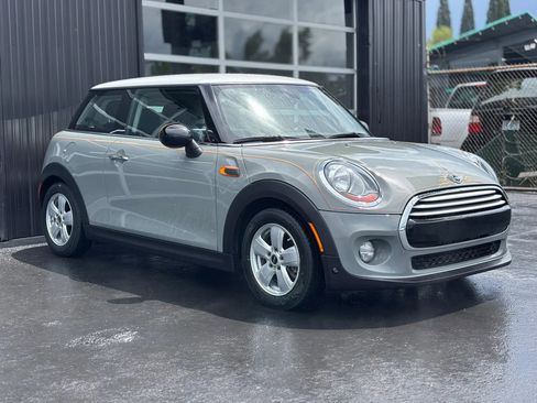 Used 2015 MINI Cooper 2-Door Hardtop FWD image 4