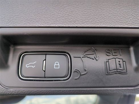 Used 2023 Ford Explorer XLT w/ Equipment Group 202A image 10