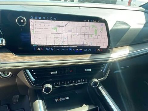 Used 2025 Chevrolet Tahoe Premier image 15