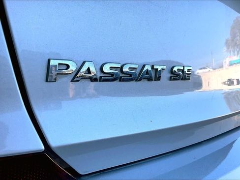 Used 2018 Volkswagen Passat 2.0T SE image 10