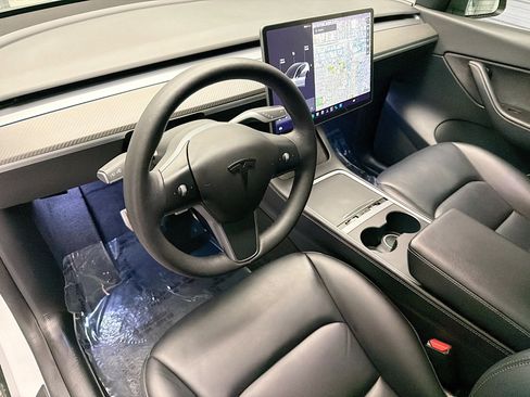 Used 2022 Tesla Model Y Performance AWD/4WD image 7