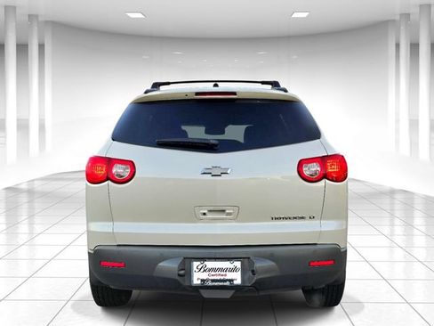 Used 2011 Chevrolet Traverse LT w/ LPO, 'HIT The Road' Package FWD image 4