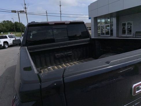 Used 2025 GMC Sierra 1500 SLT w/ SLT Premium Package AWD/4WD image 9