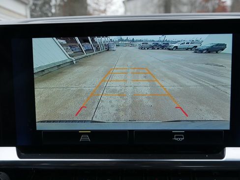 Used 2025 Chevrolet Silverado 1500 LT image 17