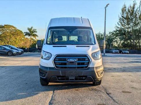 Used 2022 Ford E-Transit 148 High Roof Extended image 12