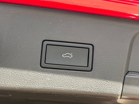 Used 2024 Volkswagen Atlas SE w/ Black Wheel Package image 17