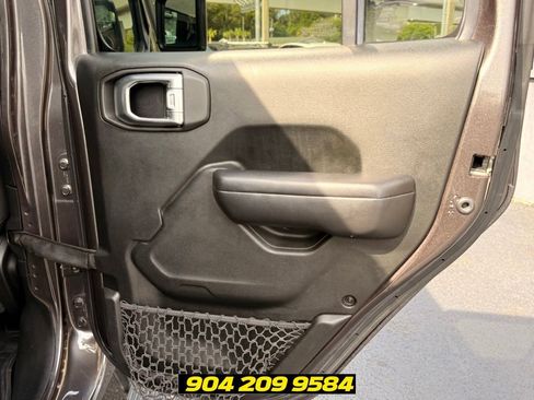 Used 2020 Jeep Wrangler Unlimited Rubicon AWD/4WD image 30
