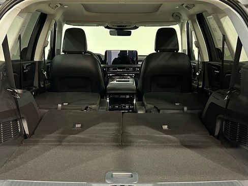 New 2026 Lincoln Aviator AWD image 39