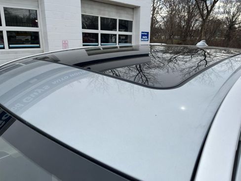 Used 2010 Volvo XC60 T6 R-Design image 30