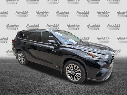Used 2021 Toyota Highlander Platinum AWD/4WD image 2
