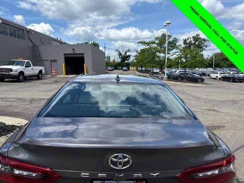Used 2022 Toyota Camry XLE FWD image 6