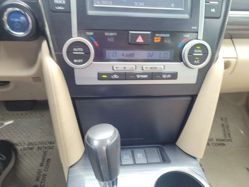 Used 2013 Toyota Camry XLE FWD image 33