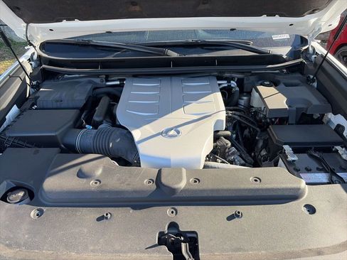 Used 2023 Lexus GX 460 Premium w/ Accessory Package image 28